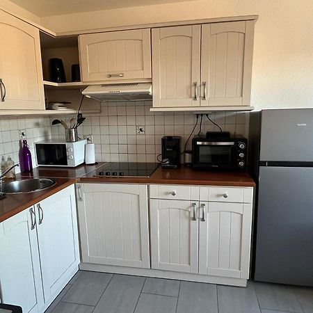 Appartement T2, 4 Personnes, Climatise, Avec Piscine, Village De La Mer La Londe-les-Maures Exterior foto